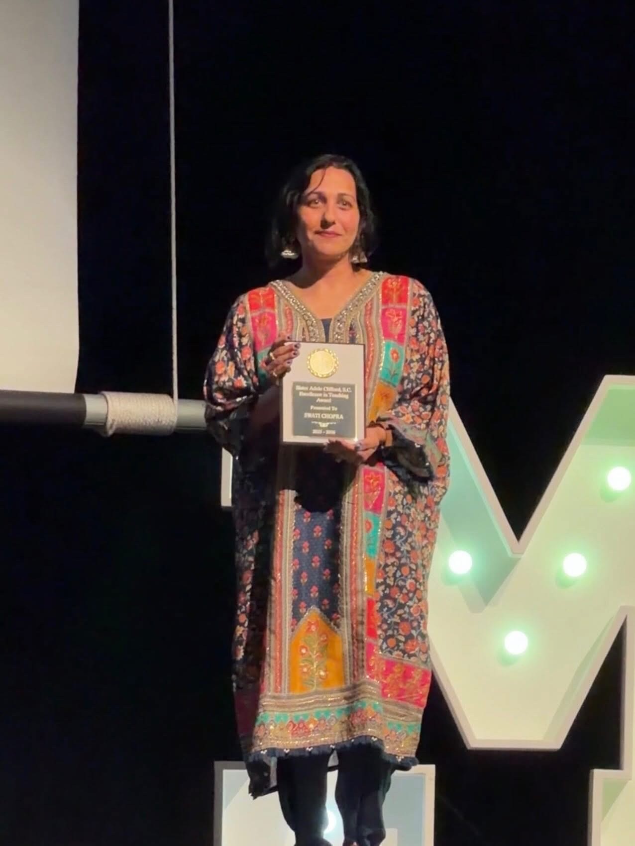 swati chopra with award